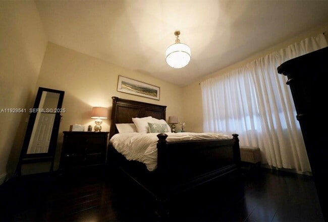 Building Photo - 171 SW 96th Ave