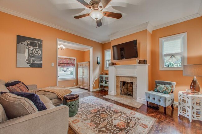 Building Photo - Cute home in Easy Nash w/fenced in yard