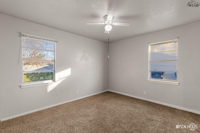 Building Photo - 1411 Deville St