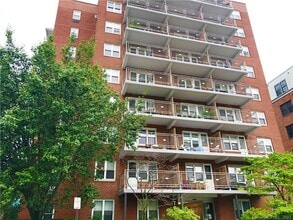 Building Photo - 700 Summer St