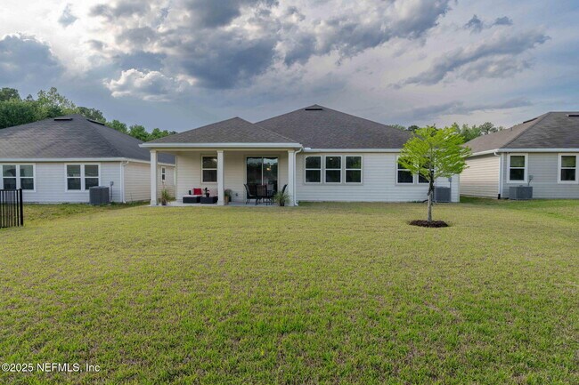 Building Photo - 12897 Logans Walk Ln