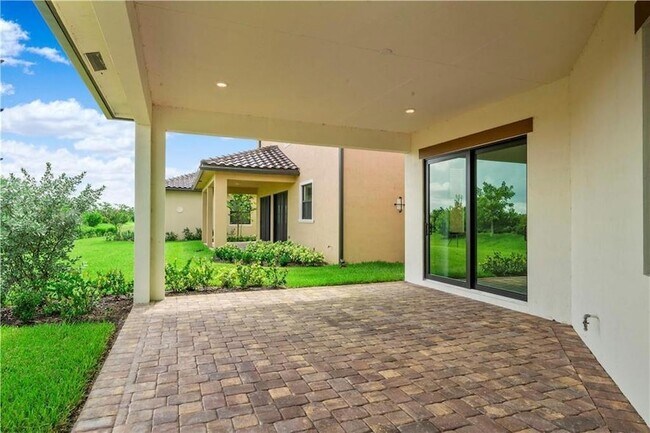 Building Photo - 12135 E Baypoint Cir