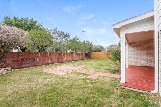 Building Photo - 322 Billingford Dr