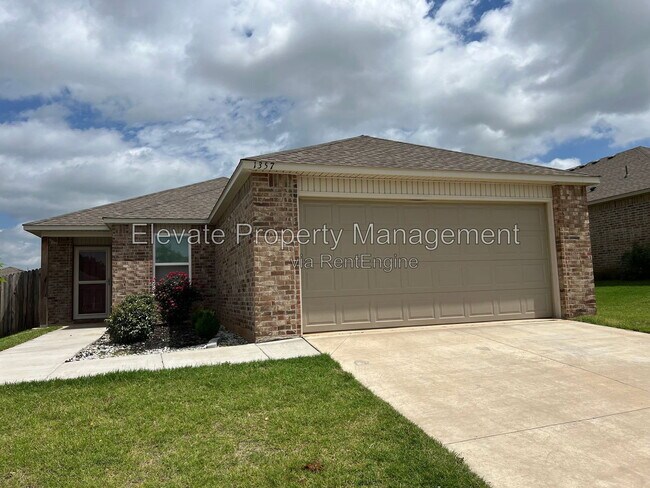 Building Photo - 1357 Dustin Dr