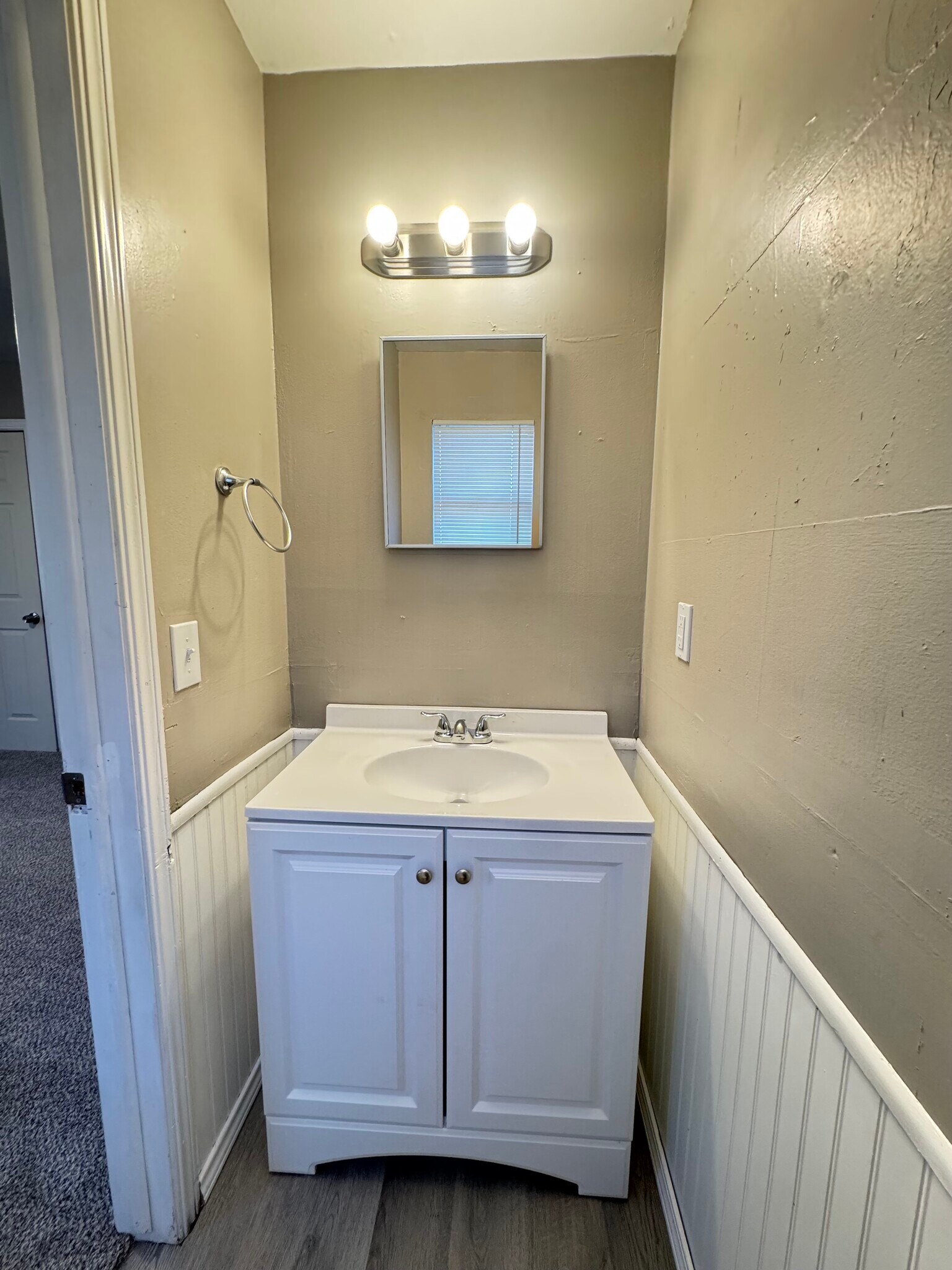 Building Photo - 9111 N Walker Ave