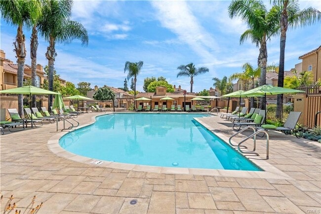Building Photo - Remodeled 3 bedroom townhome in Aliso Viejo