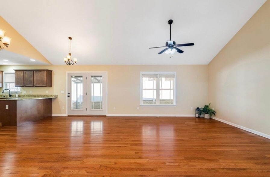 Building Photo - 7 Hull Hills Ln