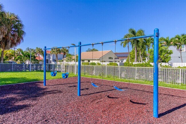 Building Photo - 3810 SW 51st St