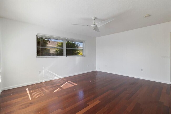 Building Photo - 1708 Claw Ct