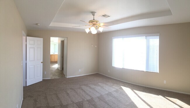 Building Photo - Gorgeous 3 Bed/ 2.5 Bath Home In Green Valley