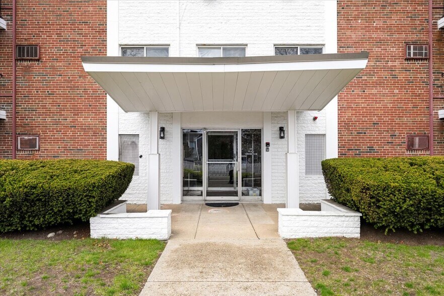 Building Photo - 260 Tremont St