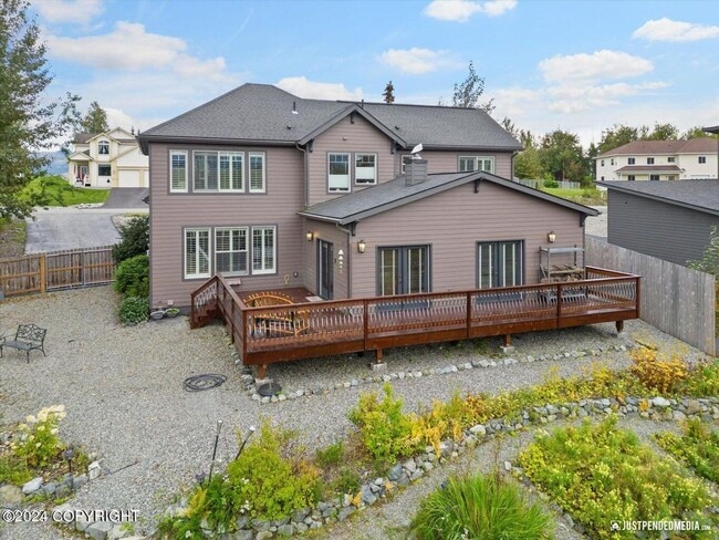 Building Photo - Amazing 4 Bed/4.5 Bath Palmer Home