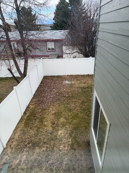 Building Photo - 1979 Greatview Dr