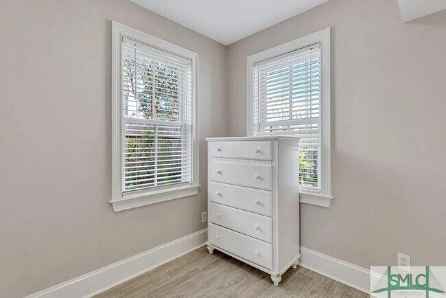 Building Photo - 126 Birch Cir