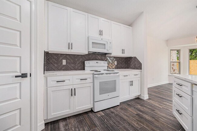 Building Photo - 614 Magnolia Bend St
