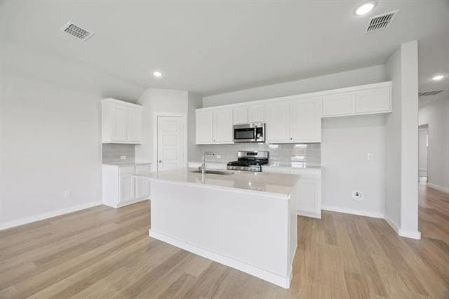 Building Photo - 737 Poppy Ln