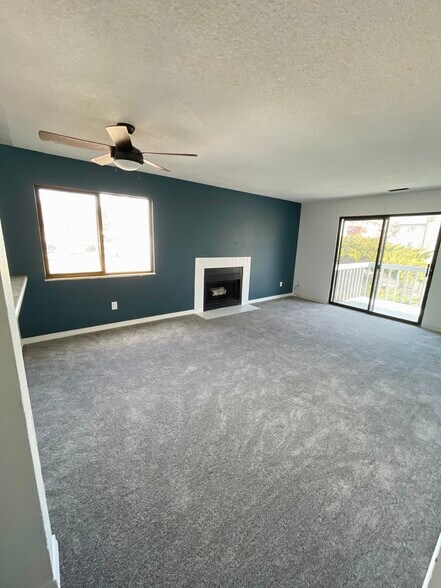 Building Photo - 2210 Split Rock Dr