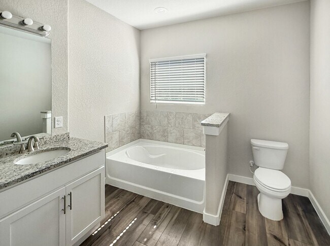 Building Photo - Modern 3-Story Townhome Near The Rim & La ...
