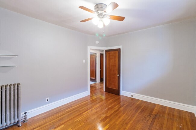 Building Photo - 4989 Tholozan Ave