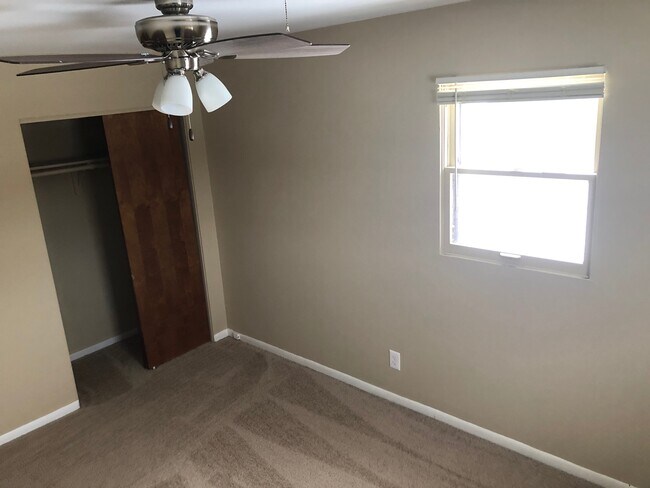 Building Photo - 4305 Sioux Ln