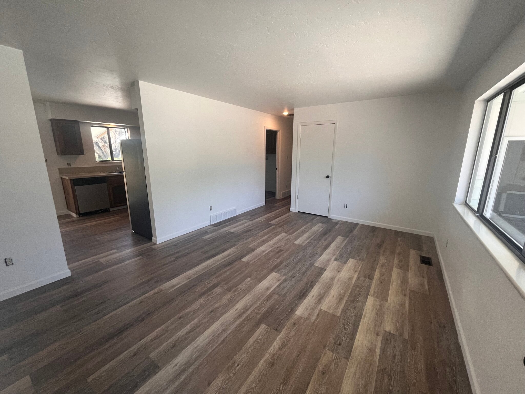 Building Photo - 3253 Castaneda Dr