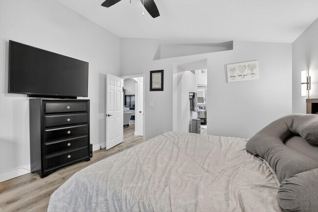 Building Photo - 1051 NW 124th Terrace