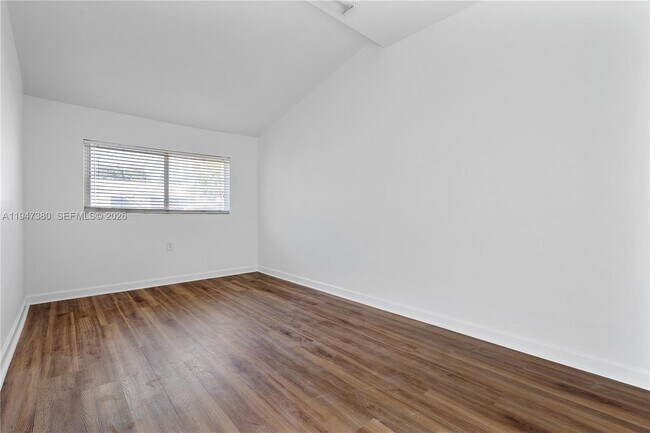 Building Photo - 2350 SW 26th St