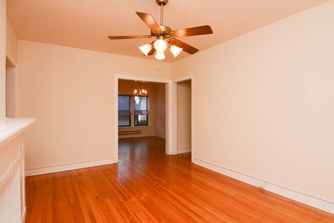 Building Photo - 1324 Oak Ave