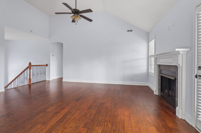 Building Photo - 2588 Hattington Dr
