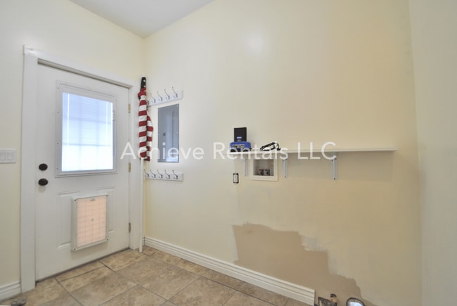 Building Photo - 47 S 2nd E