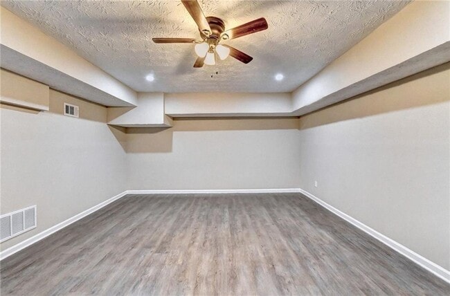Building Photo - 3372 Cottonwood Ln