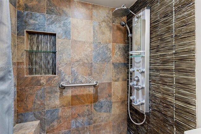 Building Photo - 6650 Royal Palm Blvd