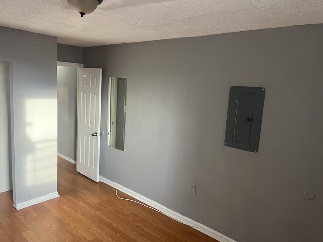 Building Photo - 1306-1 McCulloh St