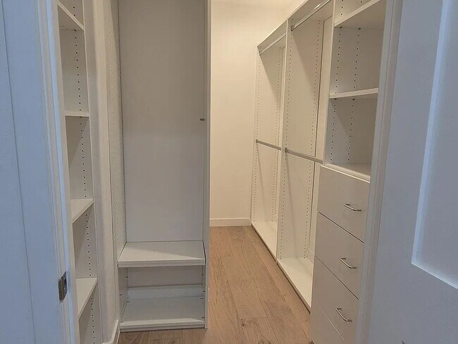 Building Photo - NO MIN CREDIT SCORE REQUIRED, BK OKAY, PAST EVICTION OKAY!, BACKGROUND FRIENDLY. Apply at "The Re...