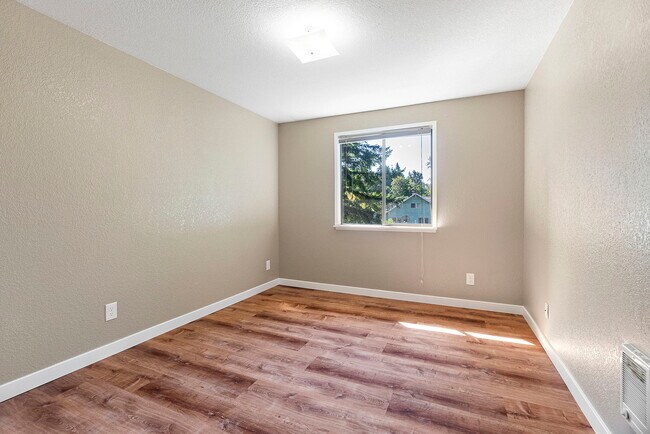 Building Photo - 12901 149th St E