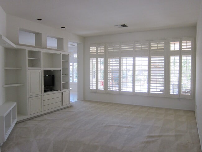 Building Photo - 78093 Larbrook Dr