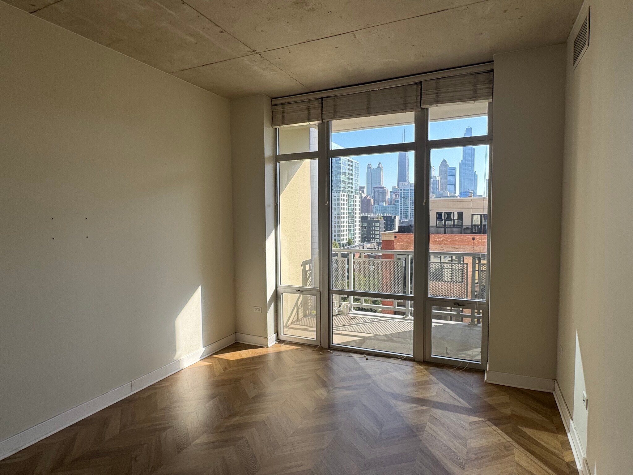 Building Photo - 720 N Larrabee St