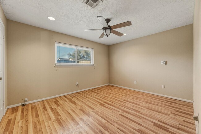 Building Photo - 5211 Court Rd