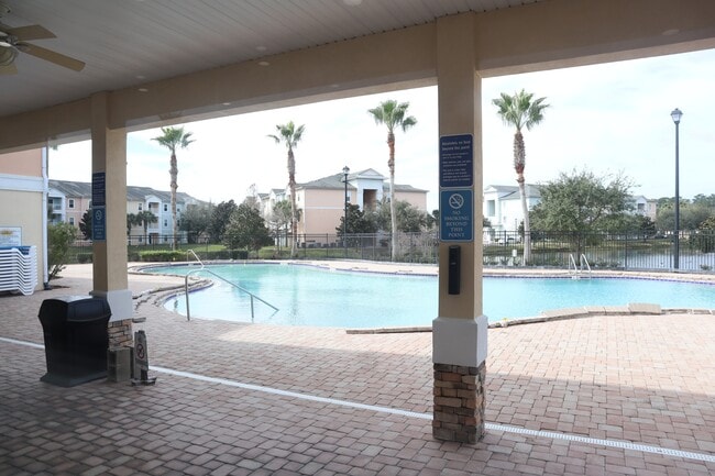 Building Photo - 8226 Green Parrot Rd