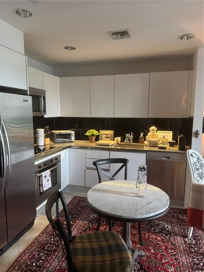 Building Photo - 1050 Brickell Ave