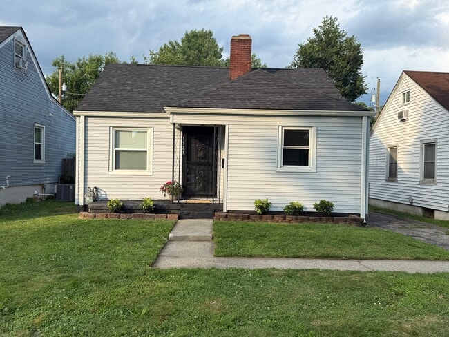Building Photo - 1523 Wurtele Ave