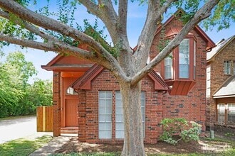 Building Photo - 6629 Queensclub Dr