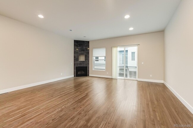 Building Photo - 2915 Umatilla St