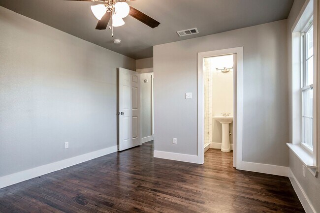 Building Photo - Must see this Renovated home located in Da...
