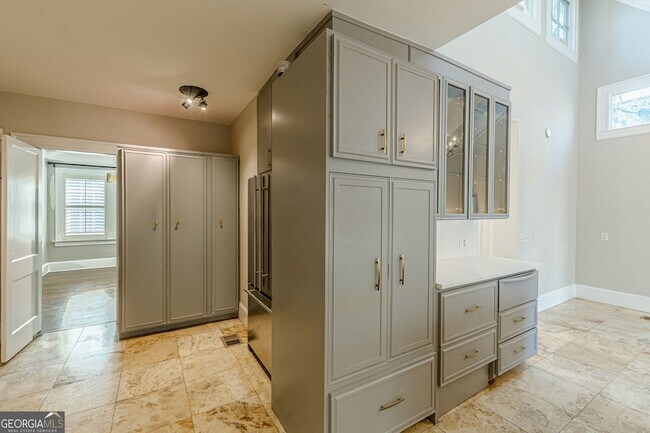 Building Photo - 1957 Walker Ave