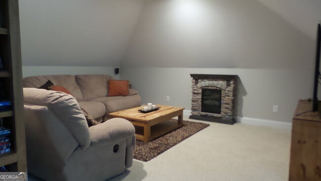 Building Photo - 206 Lake Forest Dr