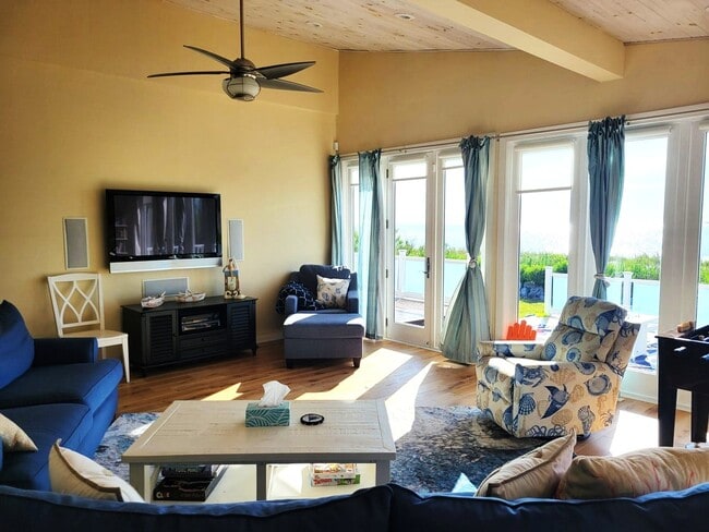 Building Photo - 8034 Riverview Rd