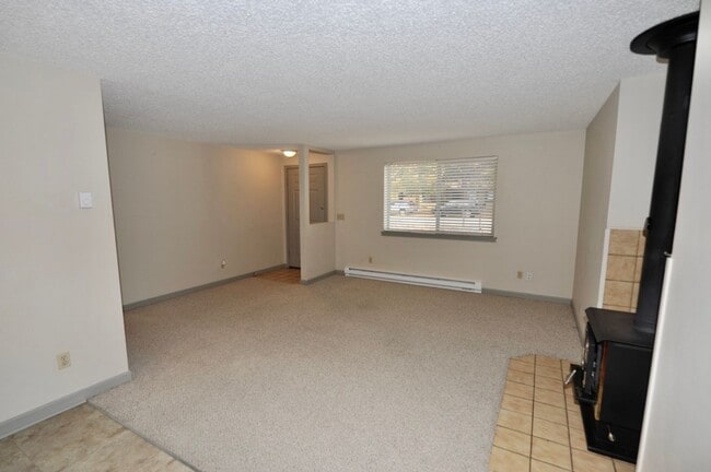 Building Photo - 2 bed 2 bath Hayden rancher duplex