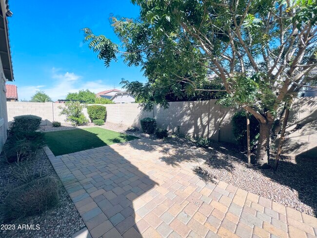 Building Photo - 3273 S Miller Dr
