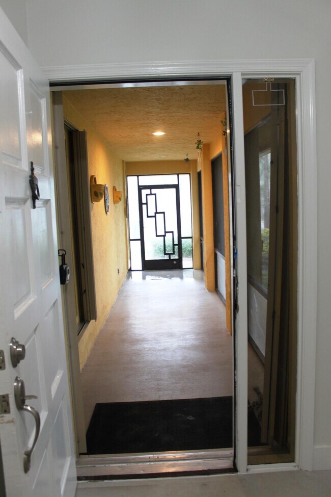 Building Photo - 1518 Primrose Ln